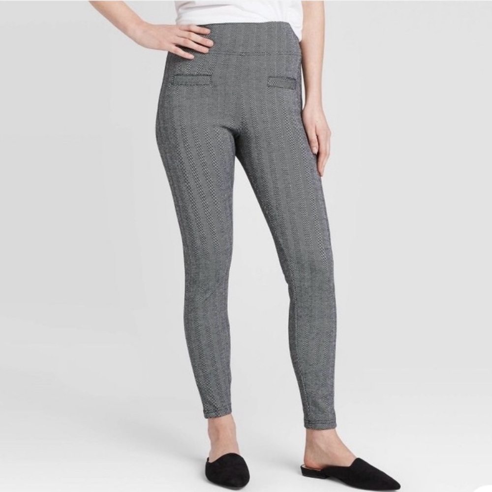 Ponte high waisted leggings black and white with small pin‎ stripes NWOT size S